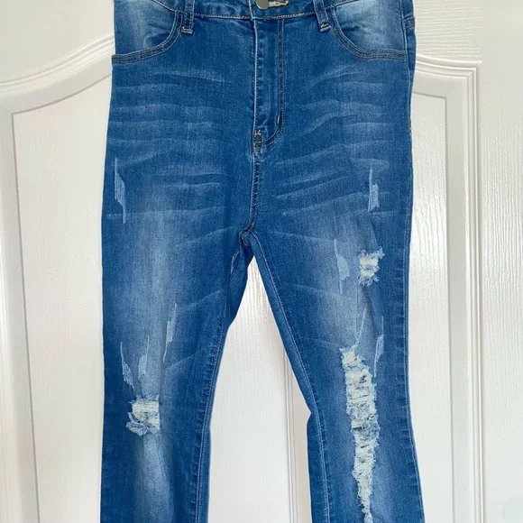 SHEIN High-Rise Distressed Jeans - Picture 3 of 7